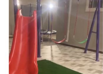 شاليه بمسطح اخضر