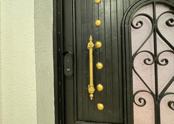 استديو بسرير ماستر وجلسة جانبية 