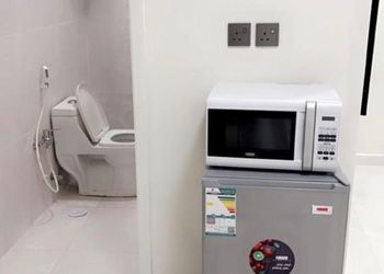 استديو بأثاث مريح وبسيط 