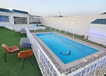 استراحة بغرفه نوم وصالة أنيقة