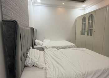 دور بمجلس واربع غرف نوم 