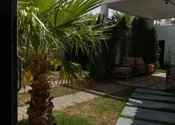 شاليه بصالة و جلسة خارجية 