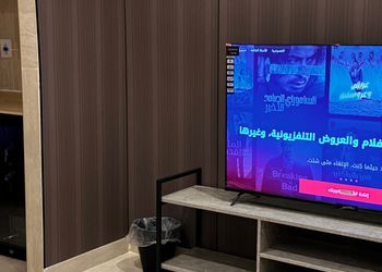 شقة بغرفة معيشة وغرفة نوم 