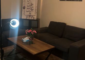 شقة بغرفة معيشة وغرفتين نوم 