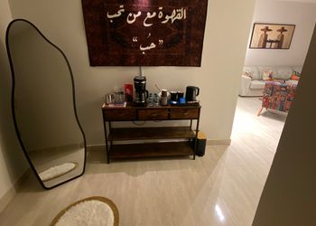 شقة بغرفتين نوم وصالة 