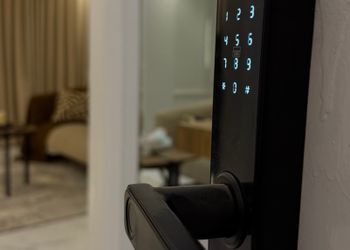 استديو هادئ بسرير ماستر 