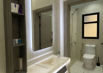 استديو بأثاث مريح وبسيط 