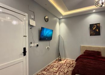 استديو بسرير ماستر 