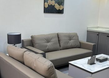 استديو بسرير ماستر وجلسة مريحة 