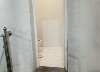 شاليه بمسبح خارجي وألعاب مائية