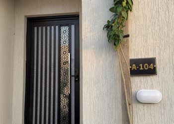 استديو مع حوش خاص بأثاث حديث