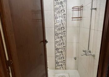 شاليه بمجلس ومسبح داخلي 