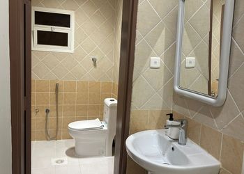 استديو بسرير ماستر وجلسة 