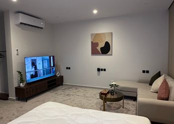 استديو بسرير ماستر وجلسة جانبية 