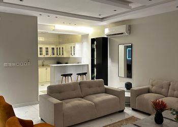 شاليه بمسبح خارجي وألعاب أطفال
