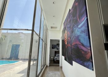 شاليه بمسبح وألعاب اطفال