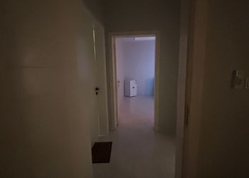 شقة بغرفة معيشة وغرفة نوم 