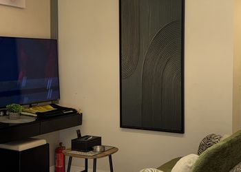 استديو باثاث مريح وبسيط 