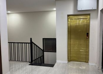 استديو بسرير ماستر وجلسة جانبية 