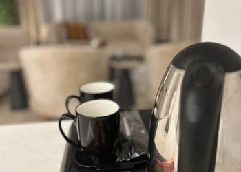 شقة بغرفة جلوس وغرفتين نوم 