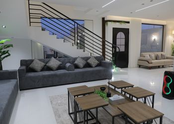شاليه بصالة داخلية وغرفة نوم 