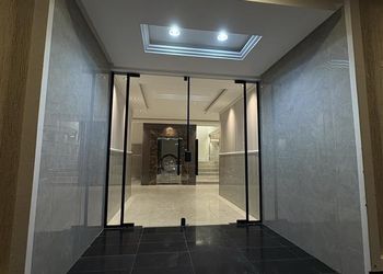 استديو بسرير ماستر وجلسة جانبية 