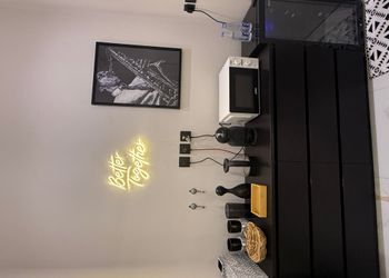 استديو بسرير ماستر وجلسة جانبية
