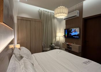 استديو بسرير ماستر وجلسة جانبية
