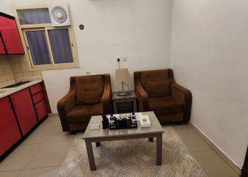 شقة بغرفة معيشة وغرفة نوم 