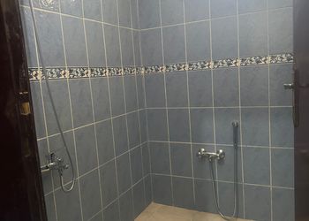 استديو بسرير ماستر وأثاث مريح 