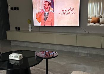 استديو بسرير ماستر وجلسه جانبيه