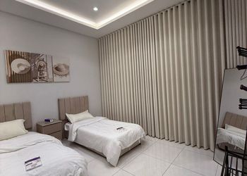 شقة بثلاث غرف نوم ودخول ذاتي 