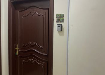استديو بسرير ماستر وجلسة جانبية 