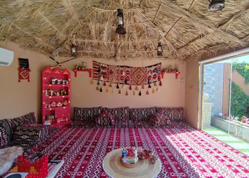 شقة بثلاث غرف نوم وجلسات خارجيه