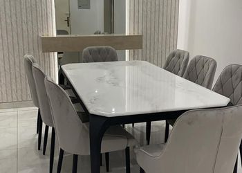 شاليه بمسطح اخضر وجلسة خارجية 
