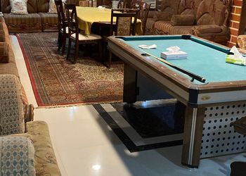 استراحة بمجلس وفناء خارجي 