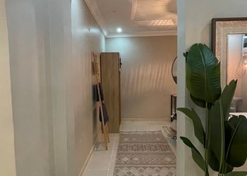 استديو بسرير ماستر وجلسة جانبية 