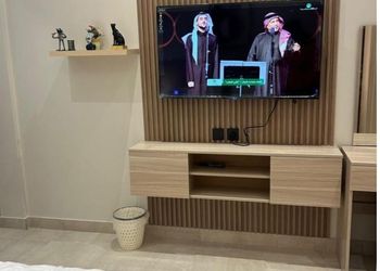 استديو بأثاث مريح وبسيط 