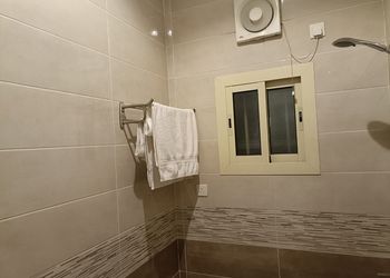 شقة بغرفة نوم وغرفة معيشة 