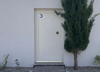شاليه بغرفة نوم ومجلس وجلسه