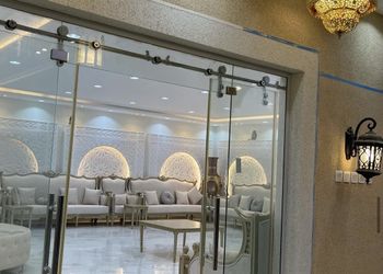 استراحة بمجلس واسع وفناء خارجي 