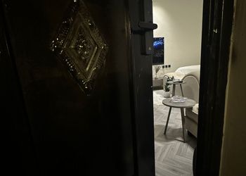 استديو هادئ بدخول ذاتي 