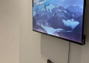 استديو بسرير ماستر وأثاث مريح 