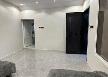 استراحة بمسطح اخضر وجلسه خارجيه