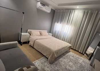 استديو هادئ بسرير ماستر 