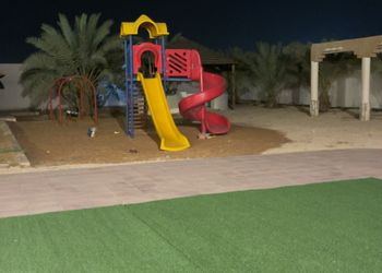 استراحة بمسطح اخضر
