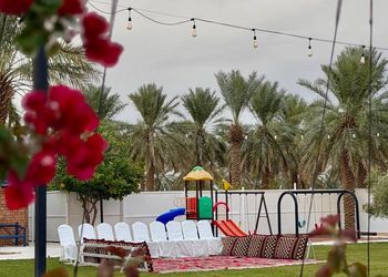 مزرعة بمناظر خلابة وجلسة خارجية 