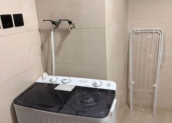 استديو بسرير ماستر وجلسة جانبية