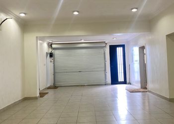 بيت شعر واسع وموقف سيارة
