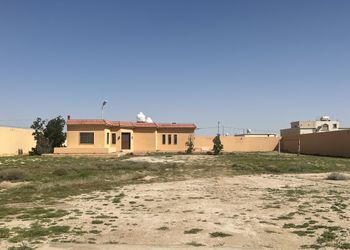 استراحة بمجالس واسعه ومسطح اخضر
